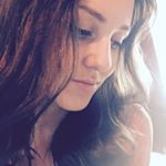 Profile Picture of Mona (@mo.na.bl.um) on Instagram