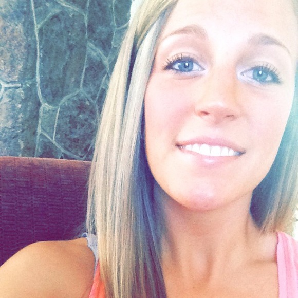 Profile Picture of Renee Keller (@kelleree) on Poshmark