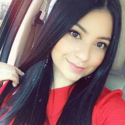 Profile Picture of Michi 💓 (@Michellelara30) on Twitter