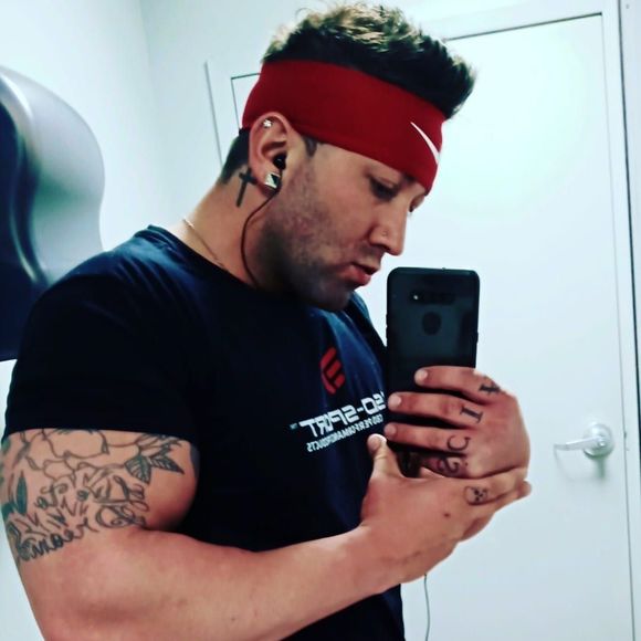 Profile Picture of Jeremy Hawthorne (@hawthorne26) on Poshmark