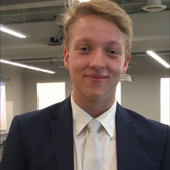 Profile Picture of Jayson Pomfret (@jaysonpomfret) on Poshmark