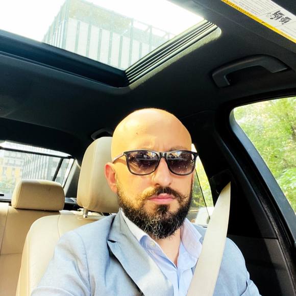 Profile Picture of Sander Gjoni (@sandrusa) on Poshmark