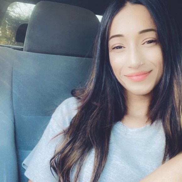 Arielle Rudolph - Poshmark Profile Picture of Arielle Rudolph (@ariellerudolph) on Poshmark