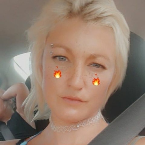 Profile Picture of Kairee Galyon (@kbgalyon1) on Poshmark