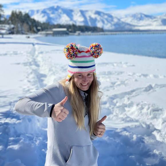 Profile Picture of Veronica Romeyn (@vtbales) on Poshmark