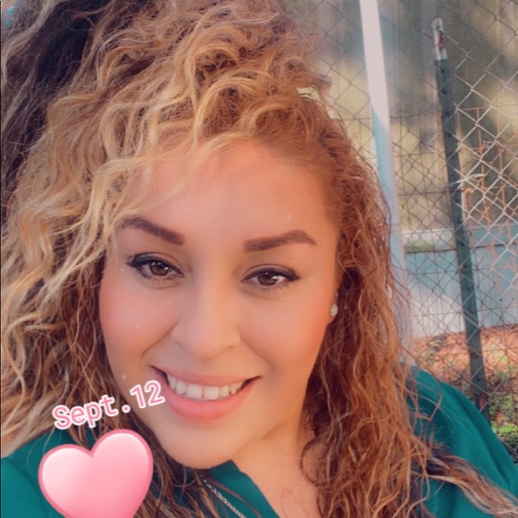 Profile Picture of Araceli Govea (@blanca0515g) on Poshmark