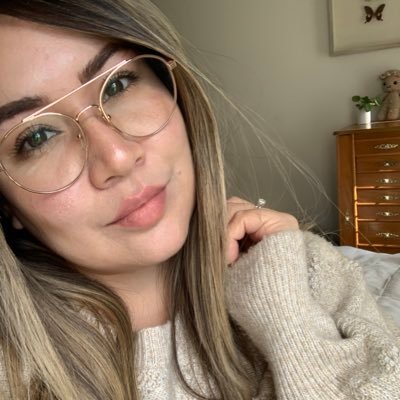 Profile Picture of Amanda Dee (@mandadeebayybee) on Twitter