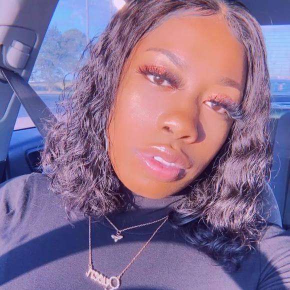 Profile Picture of Envy Lexo (@envylexo) on Poshmark