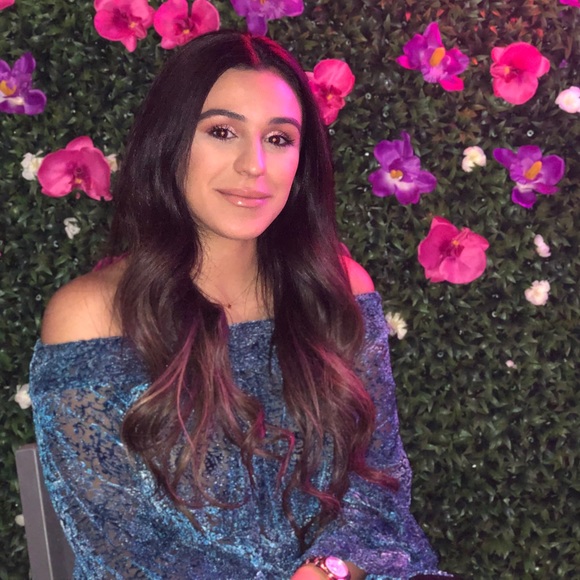 Profile Picture of Carla Urdaneta (@caurdanetab) on Poshmark