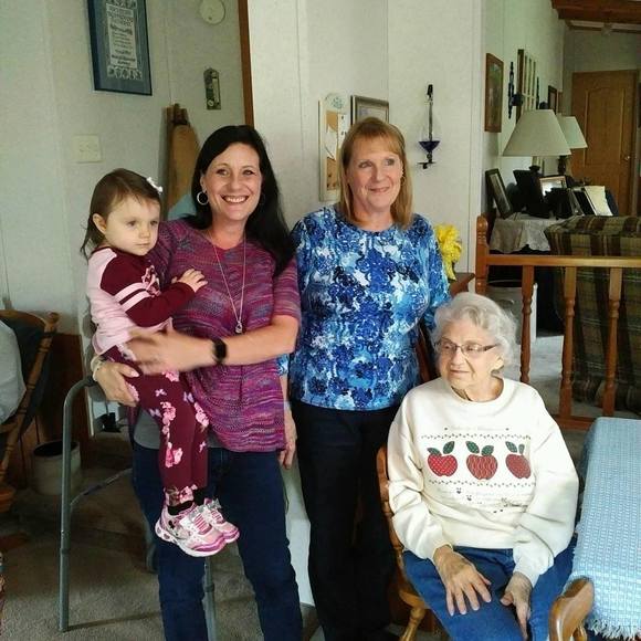 Profile Picture of Jenny Reals (@pink4wink) on Poshmark