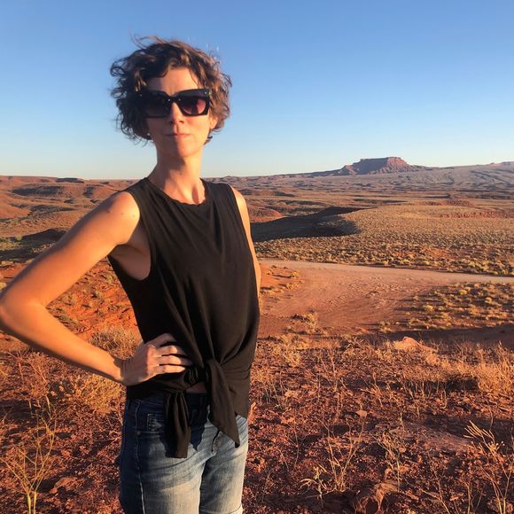 Profile Picture of Kim Powers (@amityodds) on Poshmark