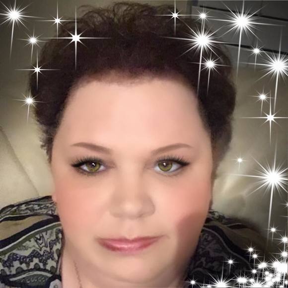 Profile Picture of Christina Barrentine (@cbarrentine41) on Poshmark