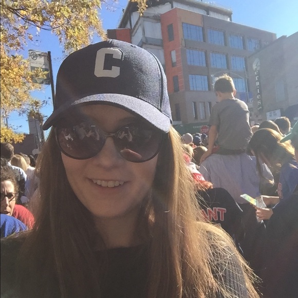 Profile Picture of Katelynne Hahn (@katelynne28) on Poshmark