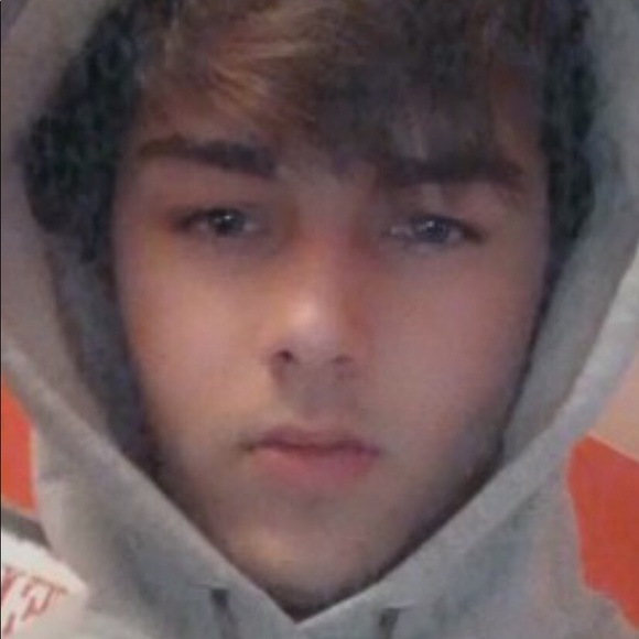 Profile Picture of Frank Allen (@frankallen1999) on Poshmark