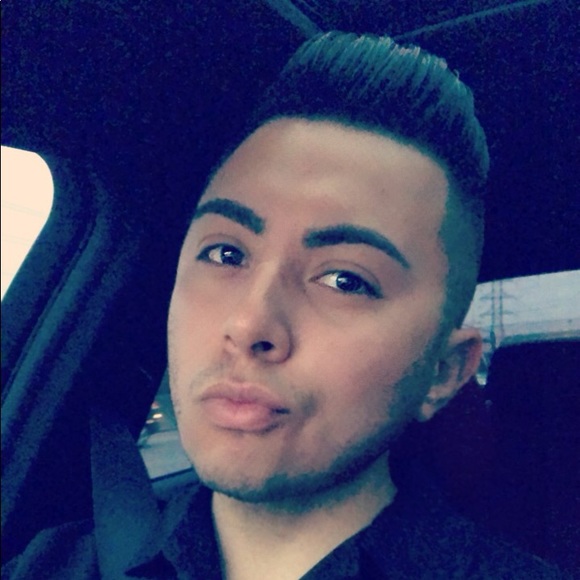 Profile Picture of Eric Lima (@limaeric110) on Poshmark