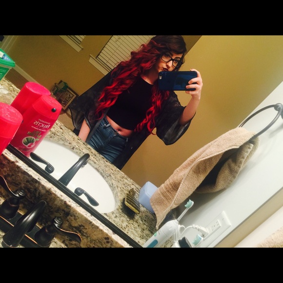 Profile Picture of Devyn Istvan (@devynistvan) on Poshmark