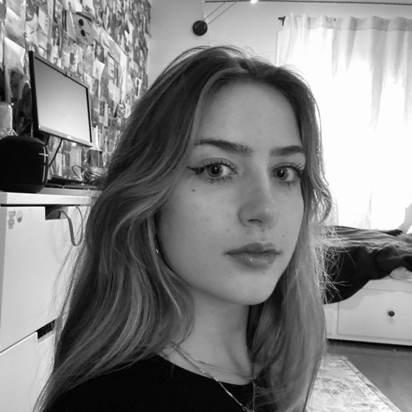 Profile Picture of Milena Jeremic (@milenajer) on Poshmark