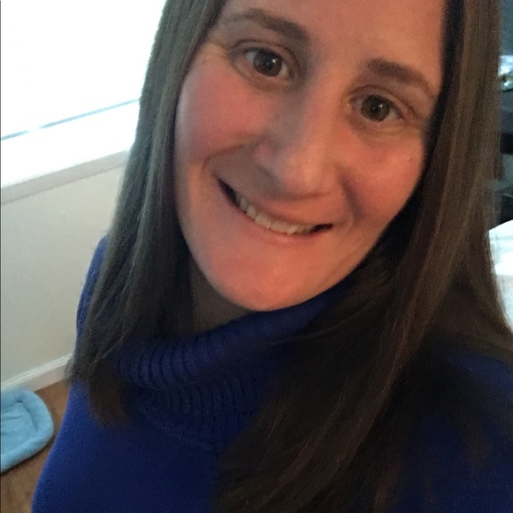 Profile Picture of Laurie Tavolacci (@bellababe4u2nv) on Poshmark