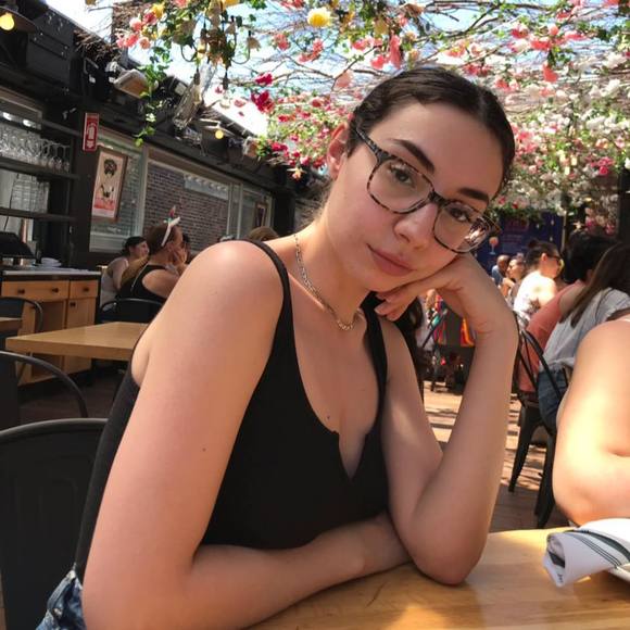 Profile Picture of Amanda Ponzo (@amanda_ponzo) on Poshmark