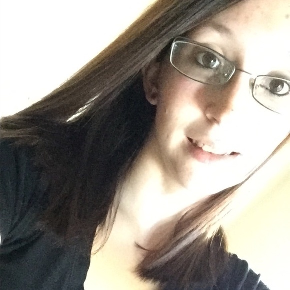 Profile Picture of Jenna Szymaszek (@jjeennaa14) on Poshmark