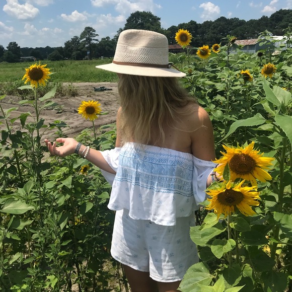 Profile Picture of Amanda Knopf (@amandaknopf3) on Poshmark