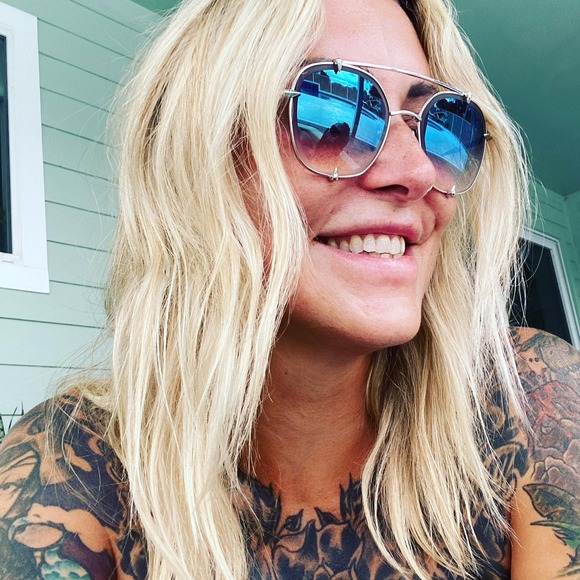 Profile Picture of Kate Steiner (@katerushryan) on Poshmark