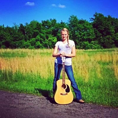 Profile Picture of Hayley Moseley (@MoseleyHayley) on Twitter