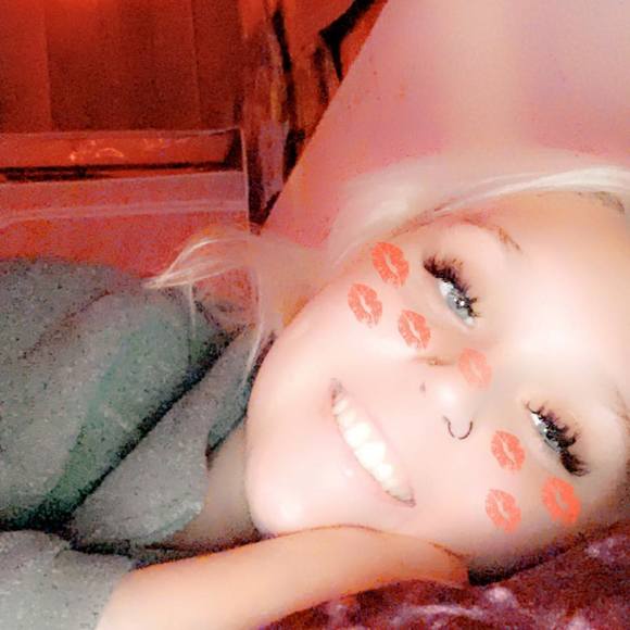 Profile Picture of Mackenzie Shay (@ilovesammy22) on Poshmark