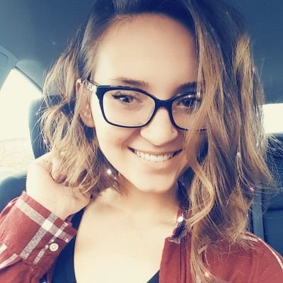 Profile Picture of Megan Rhea Moore (@royalrheamoore) on Twitter