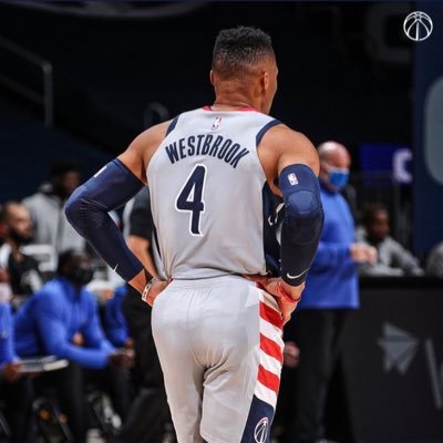 Profile Picture of  🧙🏾‍♂️ 🪄 (2-5) (@Russ2Swift) on Twitter
