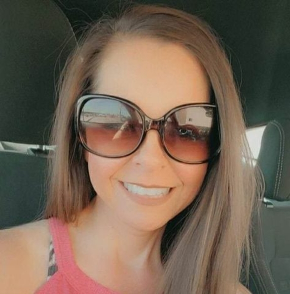 Profile Picture of Sarah James (@sarahjames897) on Poshmark