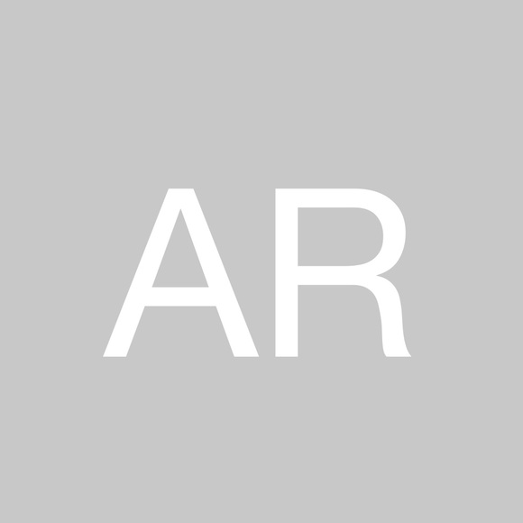 Profile Picture of Alice Rush (@hickmanalice) on Poshmark