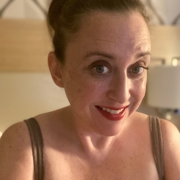 Profile Picture of Lisa Richardson (@ideagal23) on Poshmark