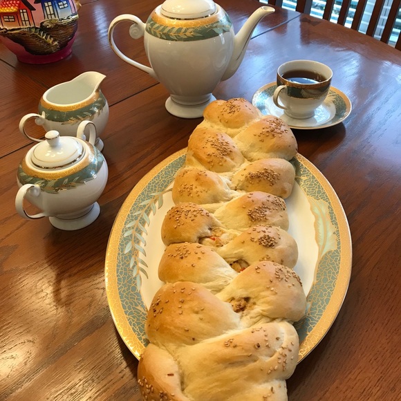 Profile Picture of Lillian Donis (@pasteles233) on Poshmark