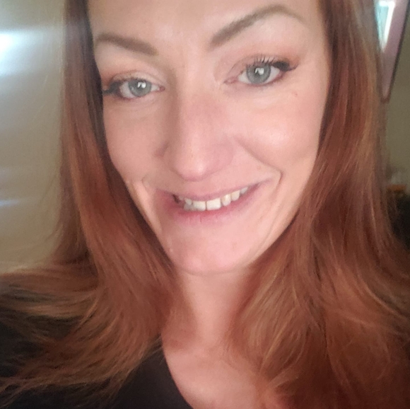 Profile Picture of Mindy Holmes (@mindyholmed) on Poshmark