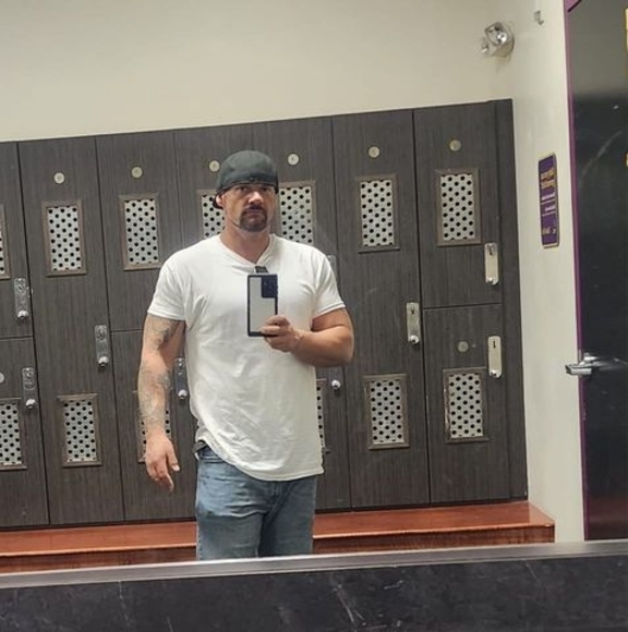 Profile Picture of John Reheard (@jreheard29) on Poshmark