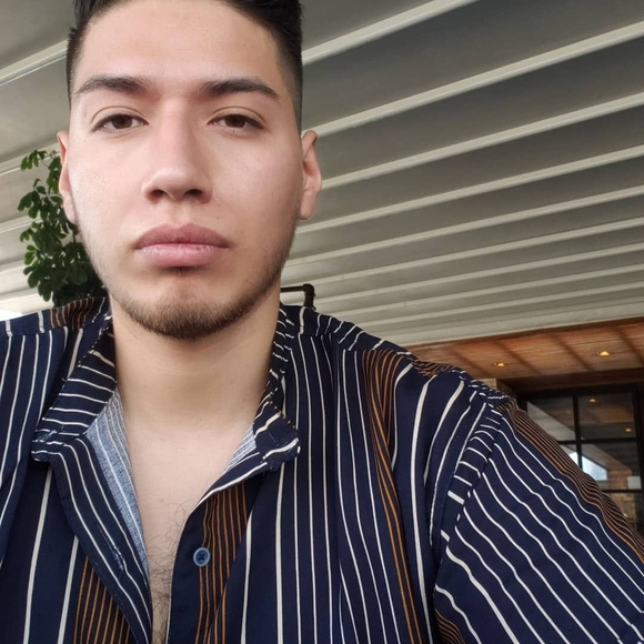 Profile Picture of Jimmy Cardona (@james_bond_lol) on Poshmark