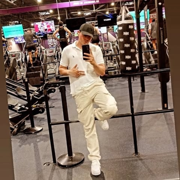 Profile Picture of Joel Fonseca (@fonseca0298) on Poshmark