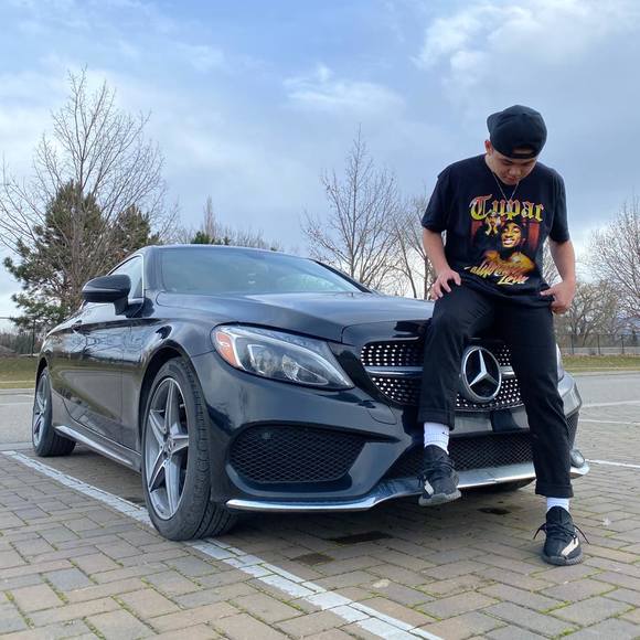 Profile Picture of Franz Padua (@franzzzyyy) on Poshmark