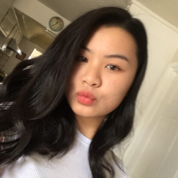 Profile Picture of Alice Dao (@alicedao758) on Poshmark