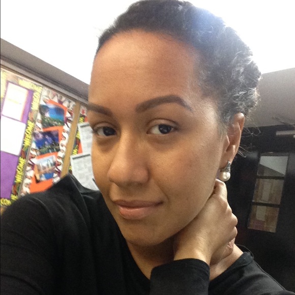 Profile Picture of Catherine Espinal (@catespinal) on Poshmark