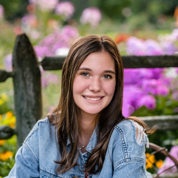 Profile Picture of Brooklyn Schisel (@brooklyn__123) on Poshmark