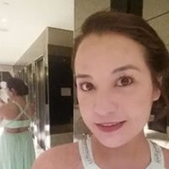 Profile Picture of Jessie Papperman (@jessiepapperman) on Poshmark