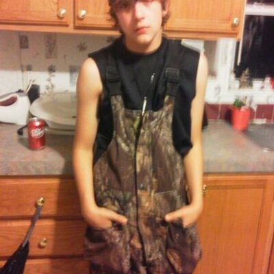 Profile Picture of Joseph  Macklin (@Skittlezz143) on Twitter