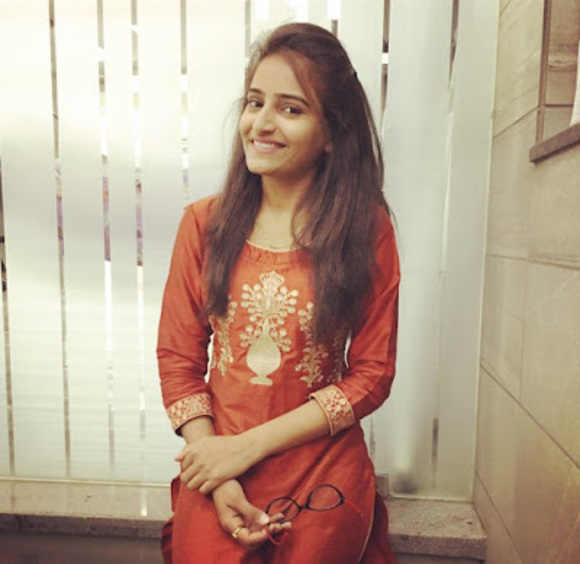 Profile Picture of Akshita Patel (@aspatel289) on Poshmark