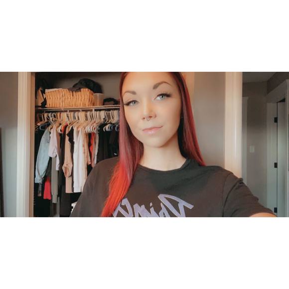 Profile Picture of Jordyn Sherback (@jordynsherback1) on Poshmark