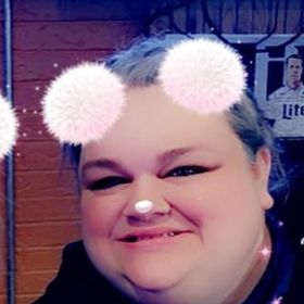 Profile Picture of Nichole Loring (@nickiloring) on Pinterest