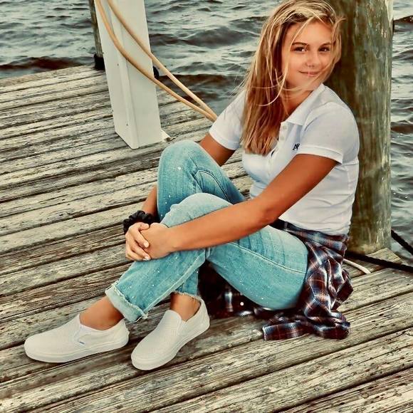 Profile Picture of Giuliana Buglisi (@giulianabuglisi) on Poshmark