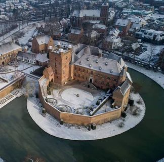 Profile Picture of Albert Speelman (@albert.speelman.9) on Facebook