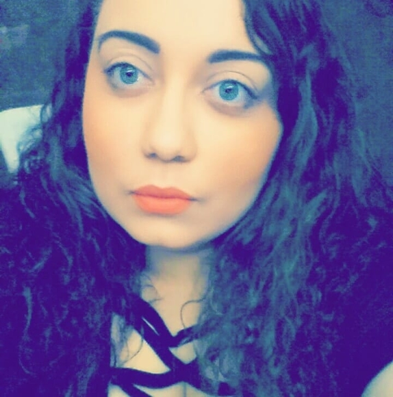 Profile Picture of Arielle Pollock (@raerae91) on Poshmark
